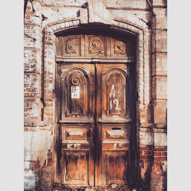Старинные двери