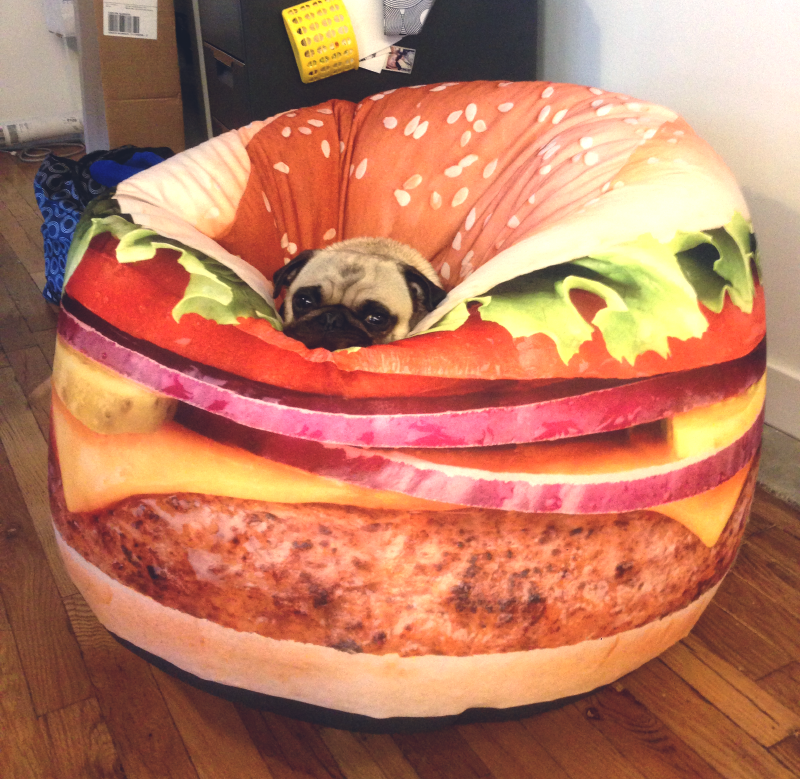 Кровать для собаки в виде гамбургера