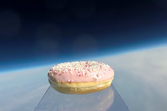 Пончик в космосе