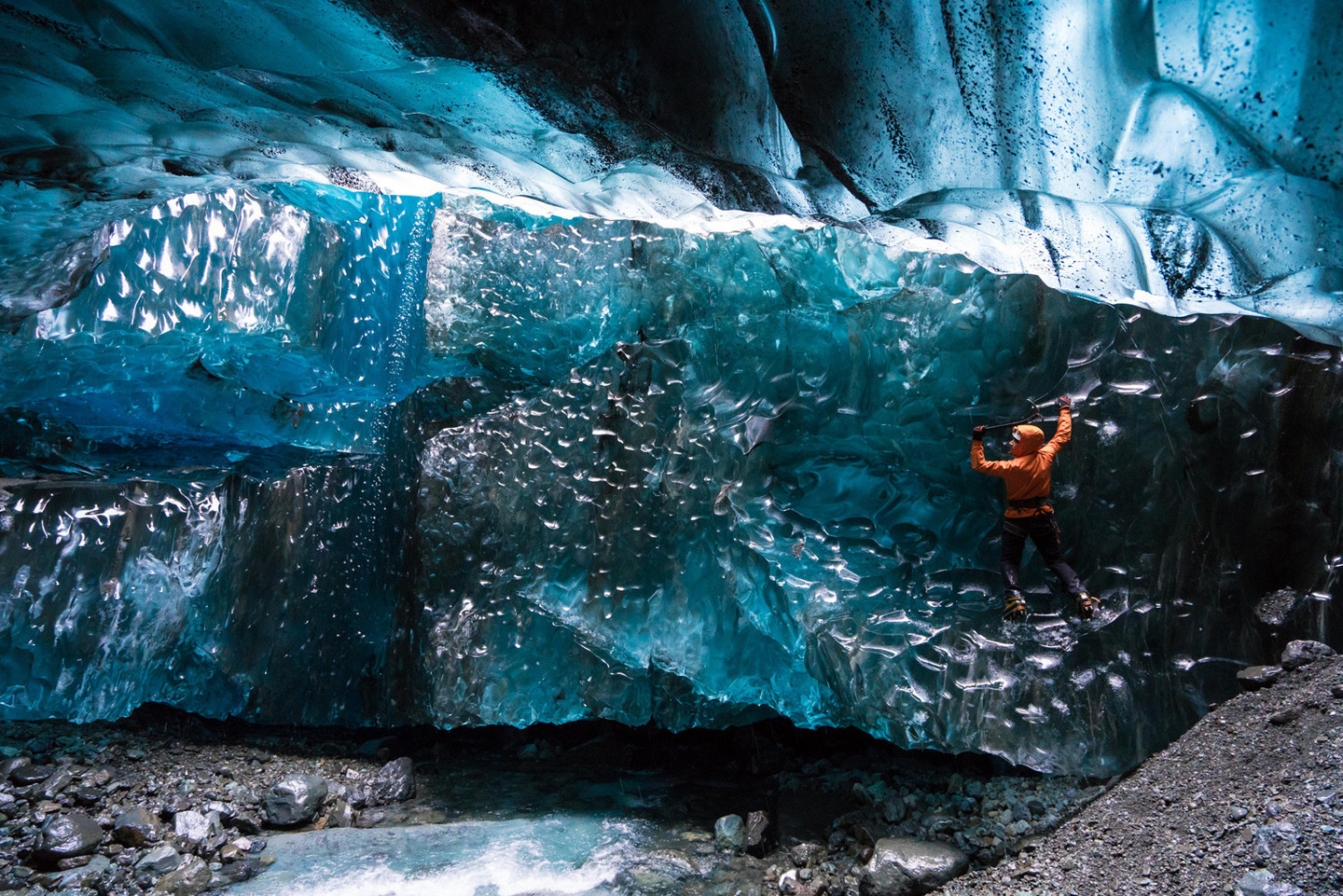 Photographer explores Vatnajökull glacie using Sony's back-illu