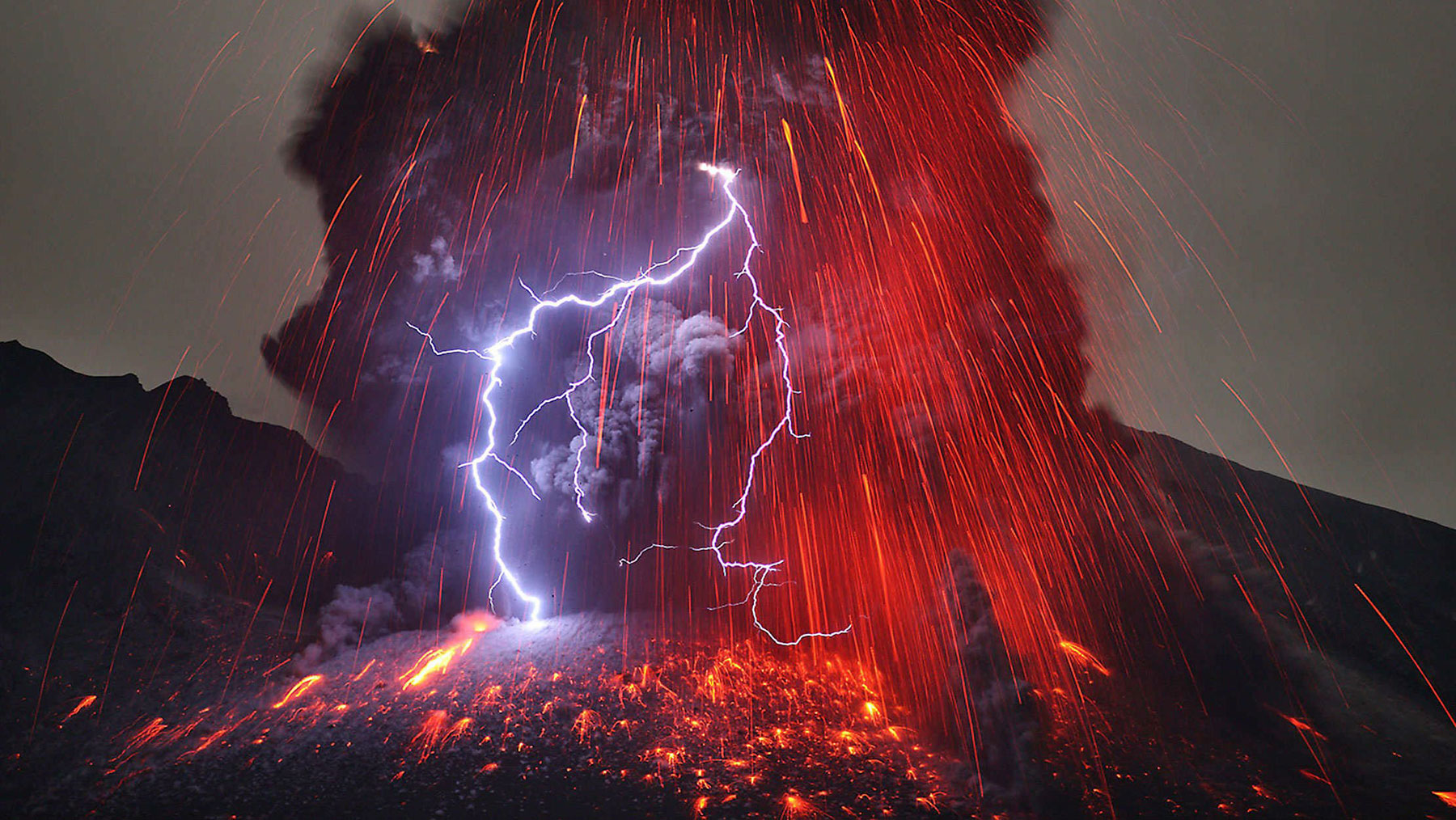 Вулкан молния лава Торнадо