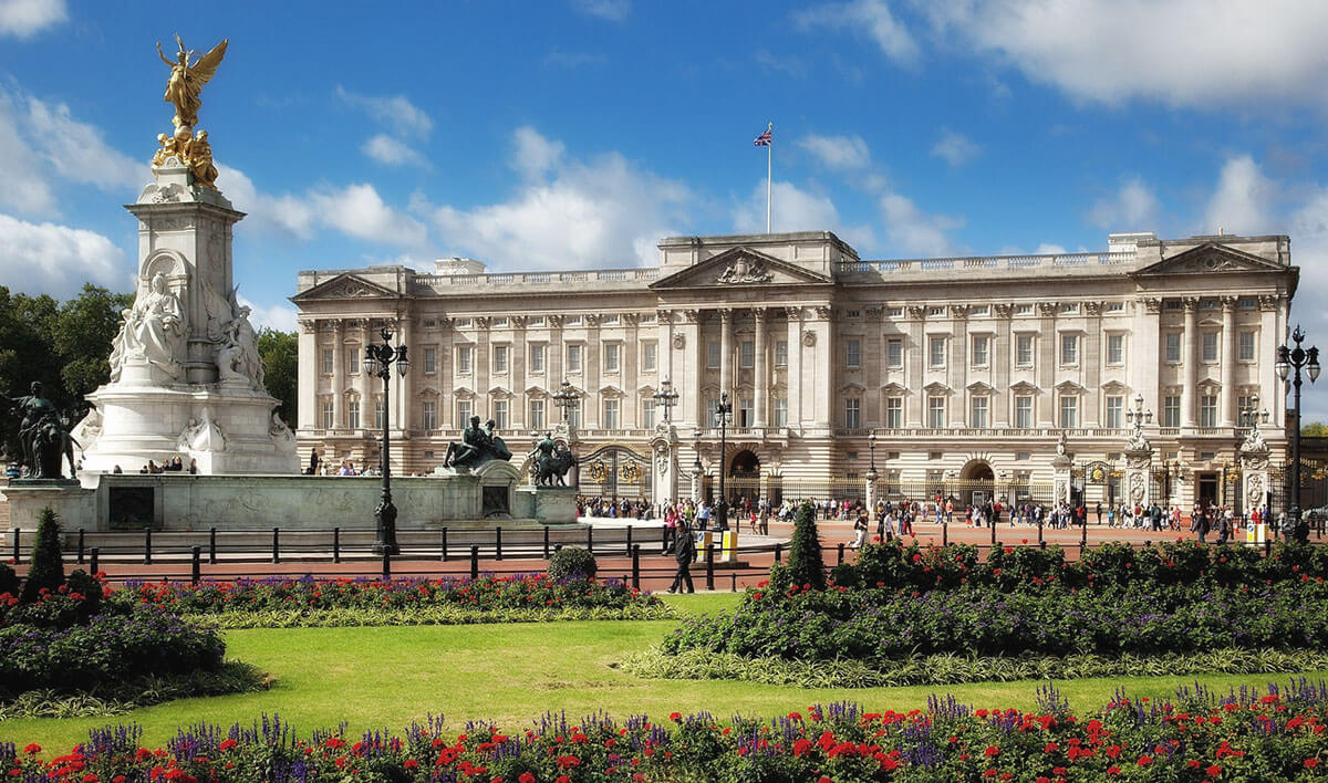Знаменитые здания: Букингемский дворец в Лондоне